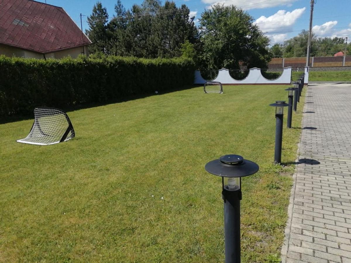 Schoenes Ferienhaus Mit Grossen Pool 250 M Vom Balaton Балатонмариафюрдё Экстерьер фото